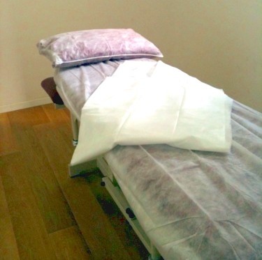 סדיני בד עם גומי למיטה וללא גומי לכיסוי מטופל